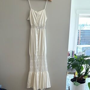 Elegant White Lace Trim Maxi Dress small